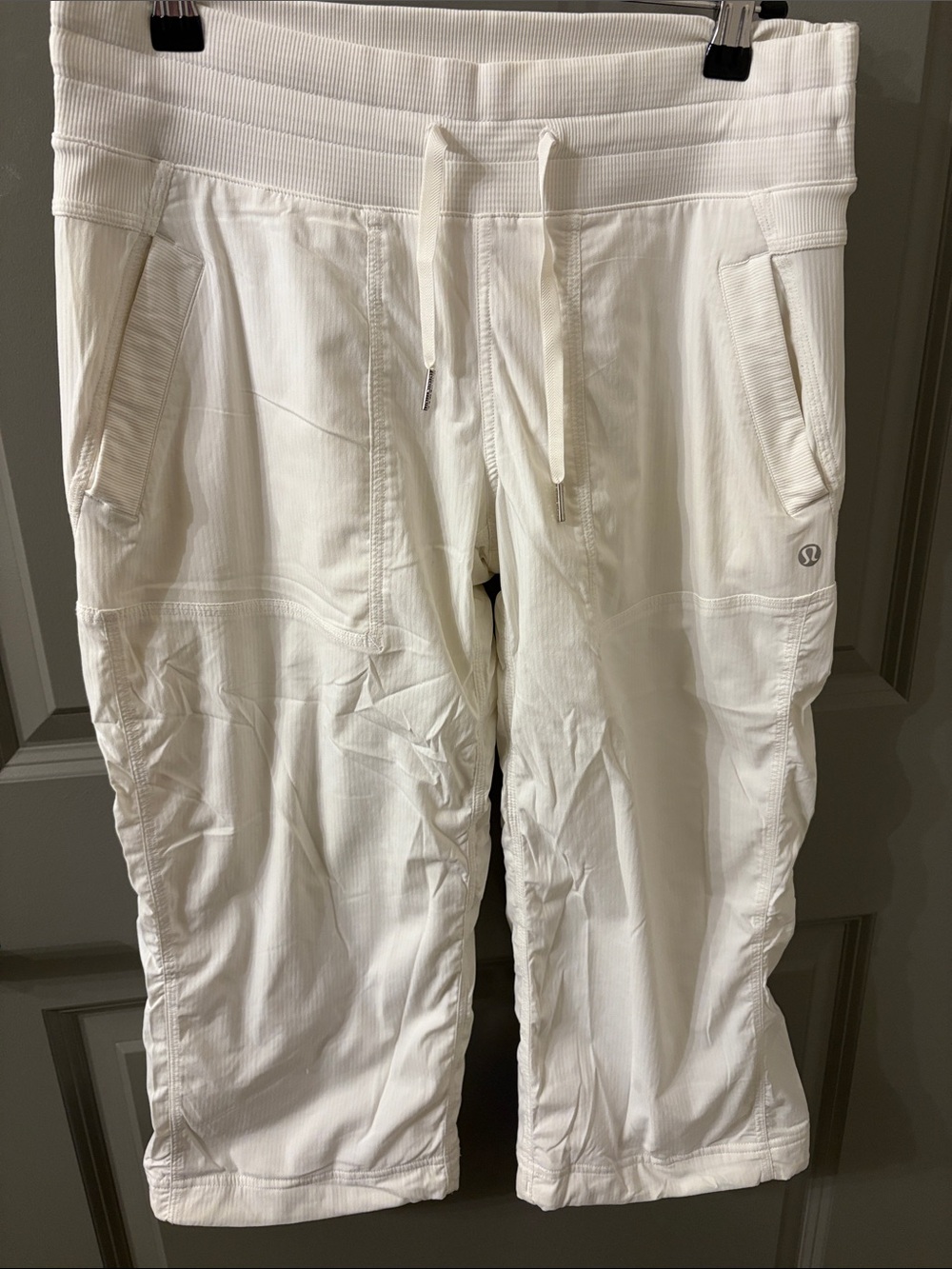 Lululemon White Lined Drawstring Capris Dance Studio Crop